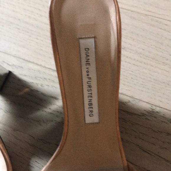 DVF Summer Fashion Heels - Picture 5 of 5